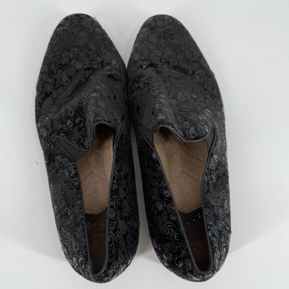 Robert Graham Rodin Paisley Skull-Embossed Velvet Loafer in Black | Size 12 main image 6